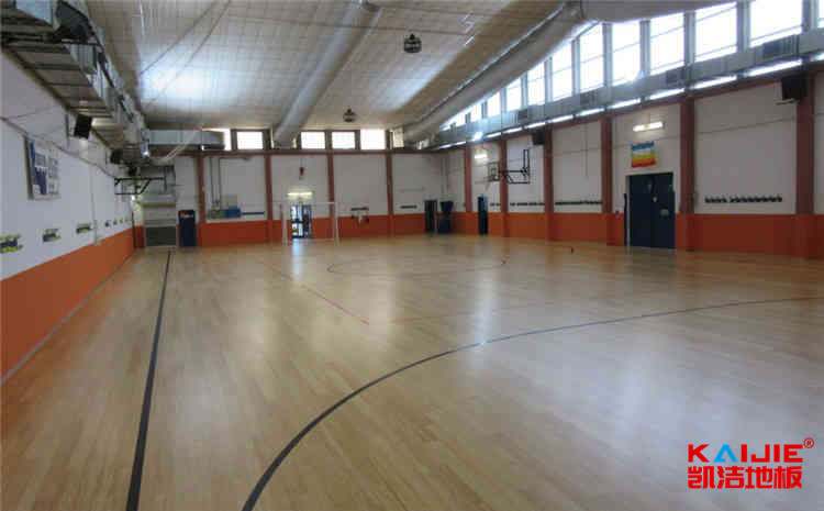 五角楓籃球場木地板一般多少錢？