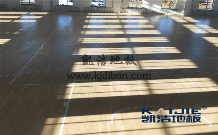 內蒙古鄂倫春旗大楊樹林業局全民健身中心木地板案例